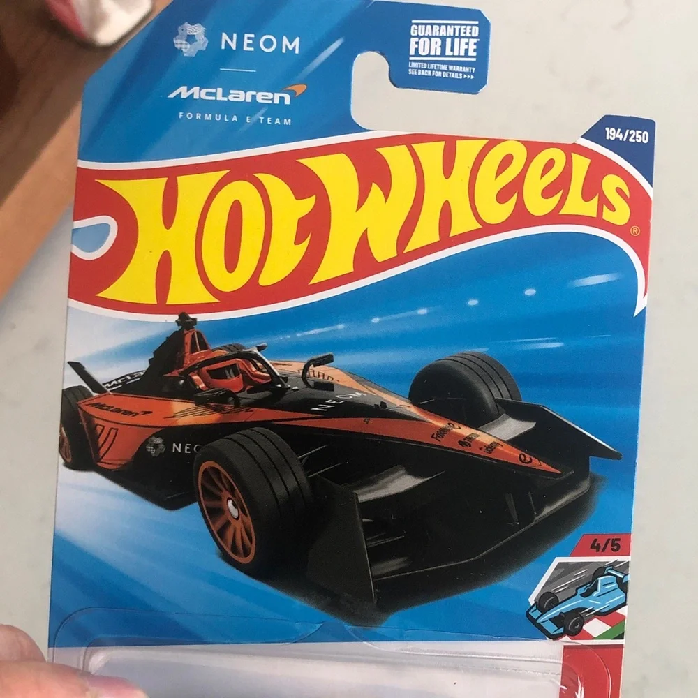 Mattel Hot Wheels NEOM McLaren Formula E Gen3 - Black and Orange